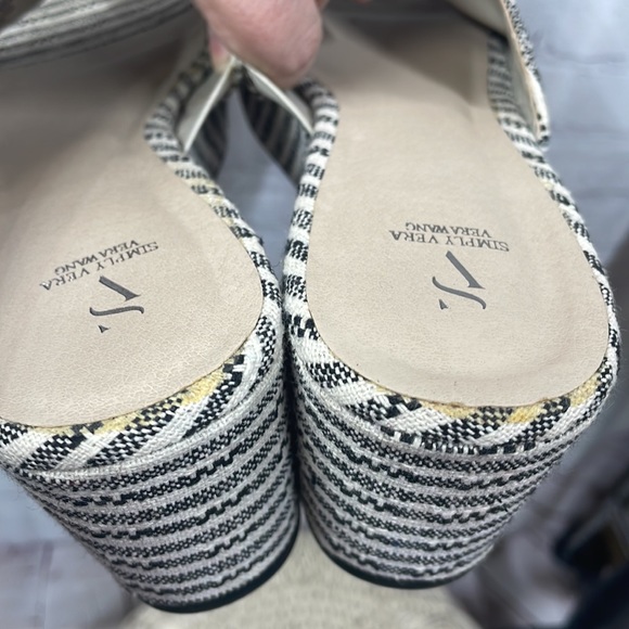 Simply Vera Wang braeburnblack slip on size 10 wedge sandals - Picture 5 of 9